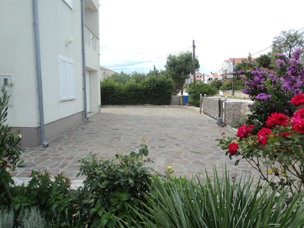 Apartments Delfini Sveti Filip i Jakov Exterior photo