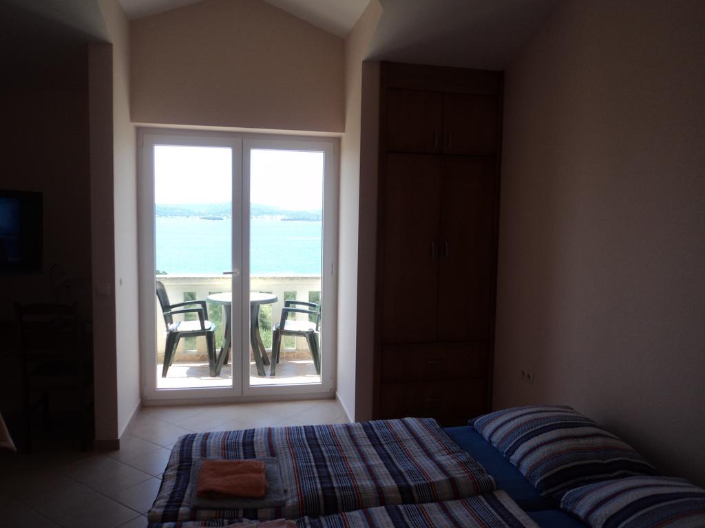 Apartments Delfini Sveti Filip i Jakov Room photo